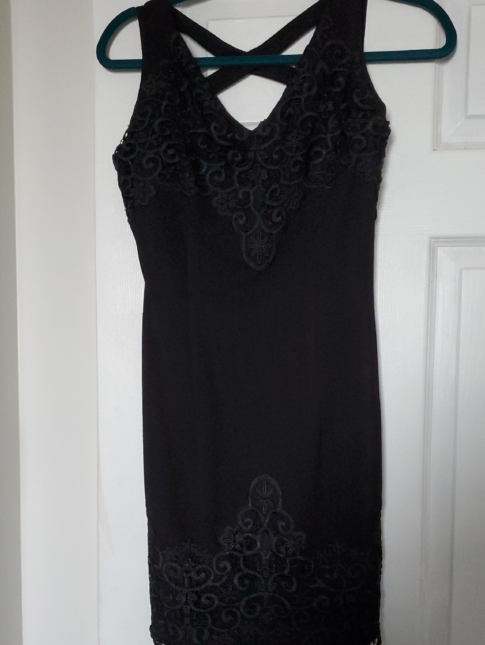 Black Lace-Detail Sleeveless Dress